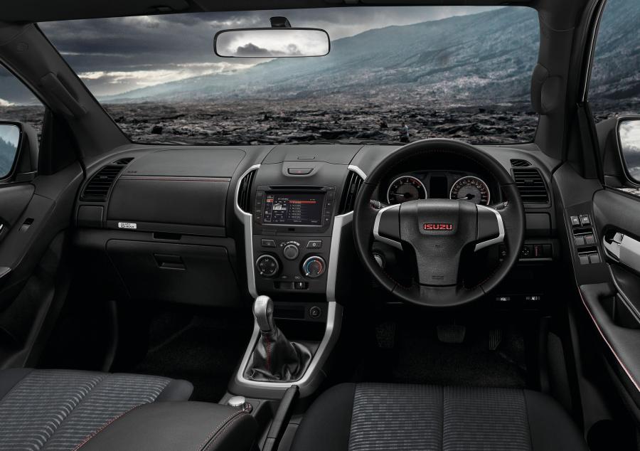 Торпедо Isuzu D-Max Fury Double Cab 2018 года  (UK) (фото 4 из 5)